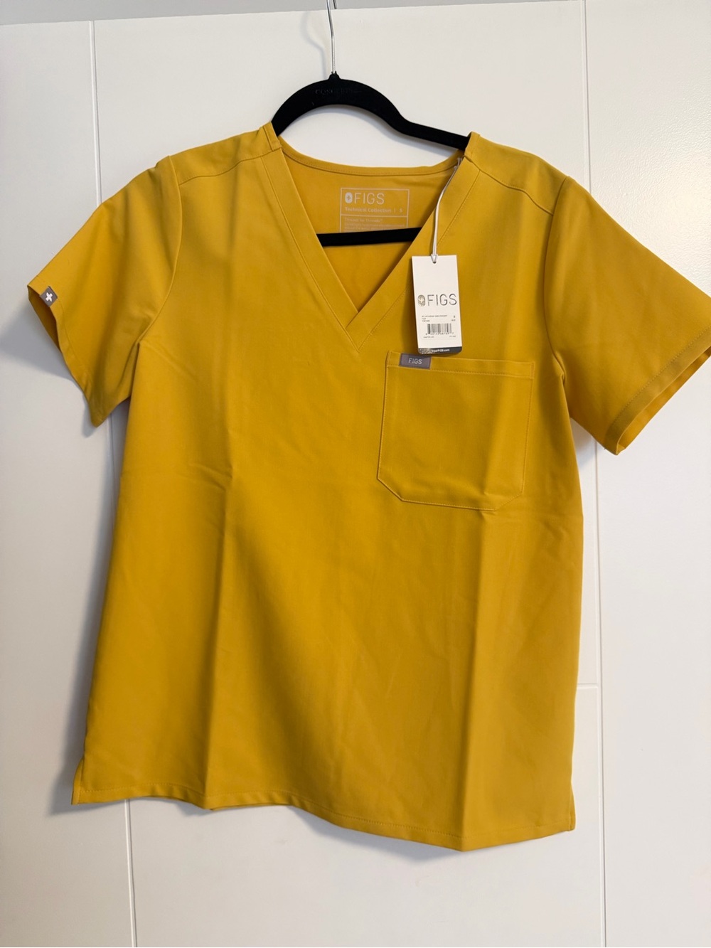 Figs Catarina scrub top- Gold
